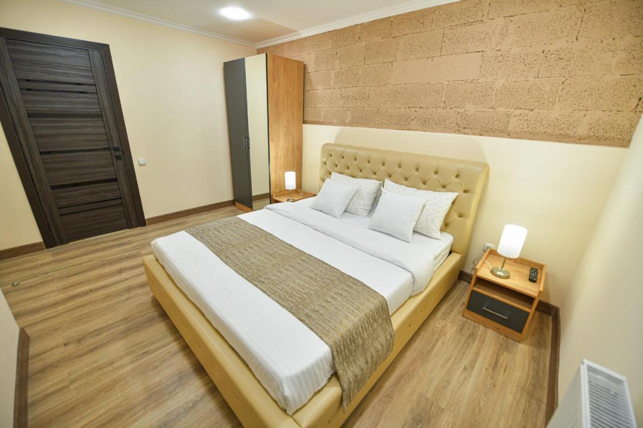 Madin Eco Hotel Debed Exteriör bild