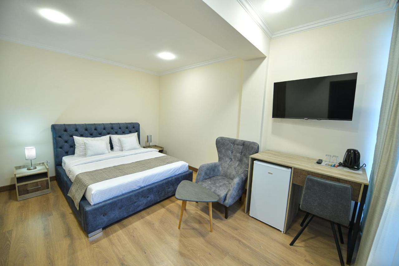 Madin Eco Hotel Debed Exteriör bild